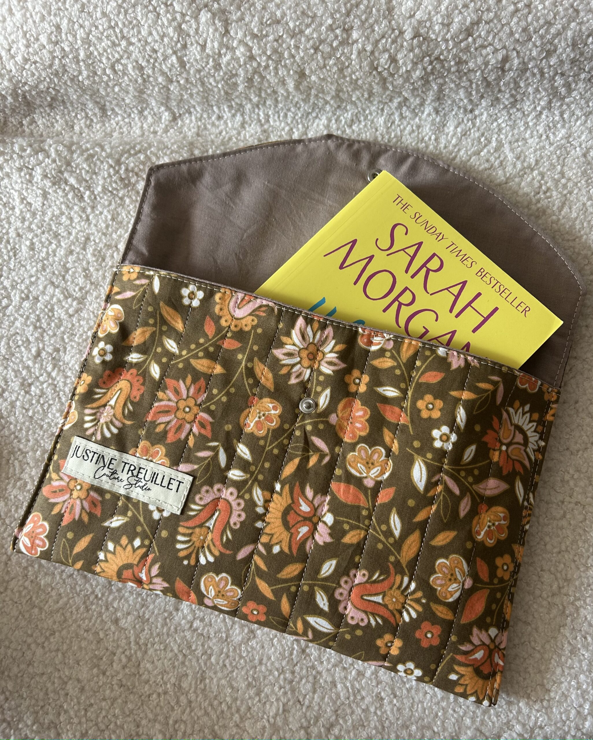 Atelier couture – Je couds ma pochette à livre